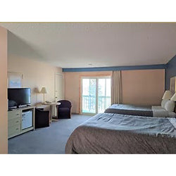 Last Stand 2024: 108 Golf Resort Deluxe Room - 1 King Bed
